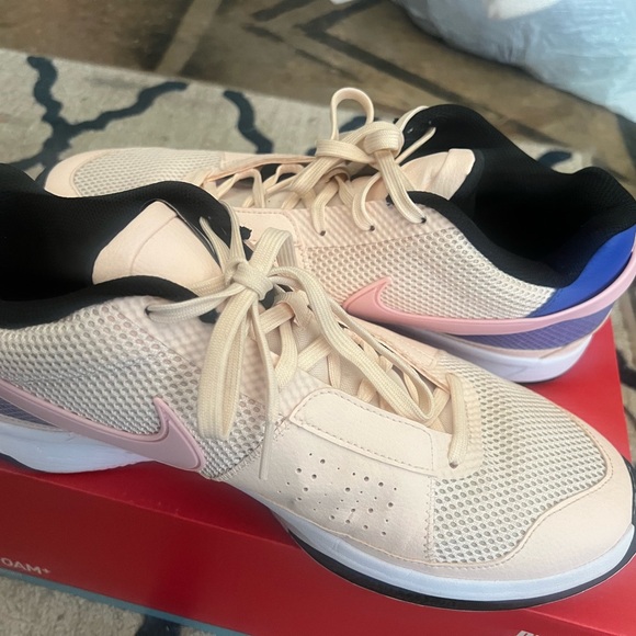 Nike basketball Pink and Blue Sneakers - Picture 2 of 4